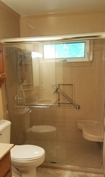 Walk In Showers Services in Urbandale, IA (1)