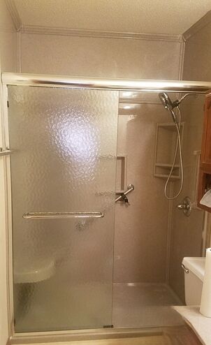 Before and After Walk In Shower Services in Perry, IA (2)