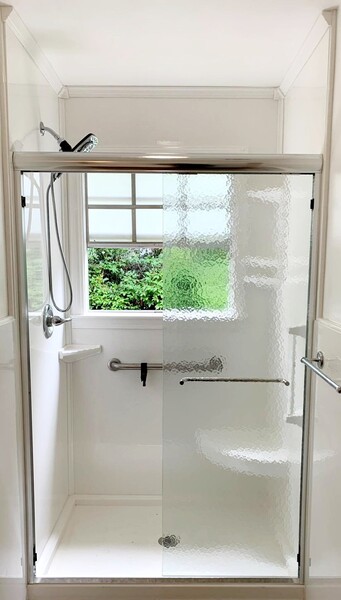 Walk In Shower Services in Ankeny, IA (1)